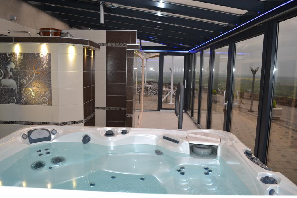 Wellness Pension Inovec Jalsove Exterior photo