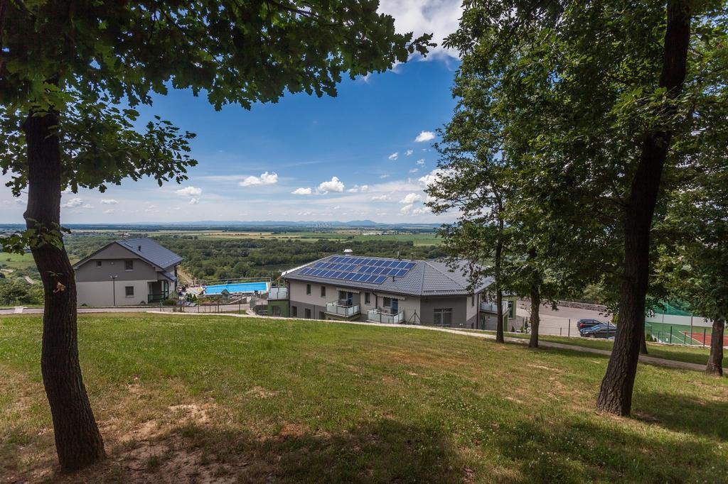 Wellness Pension Inovec Jalsove Exterior photo